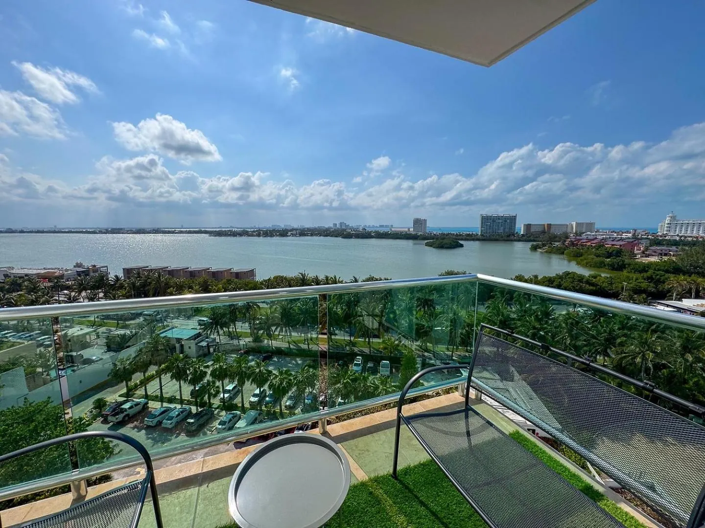 Apt With Balcony, Beach Access & Comfort, Pools kontakt
